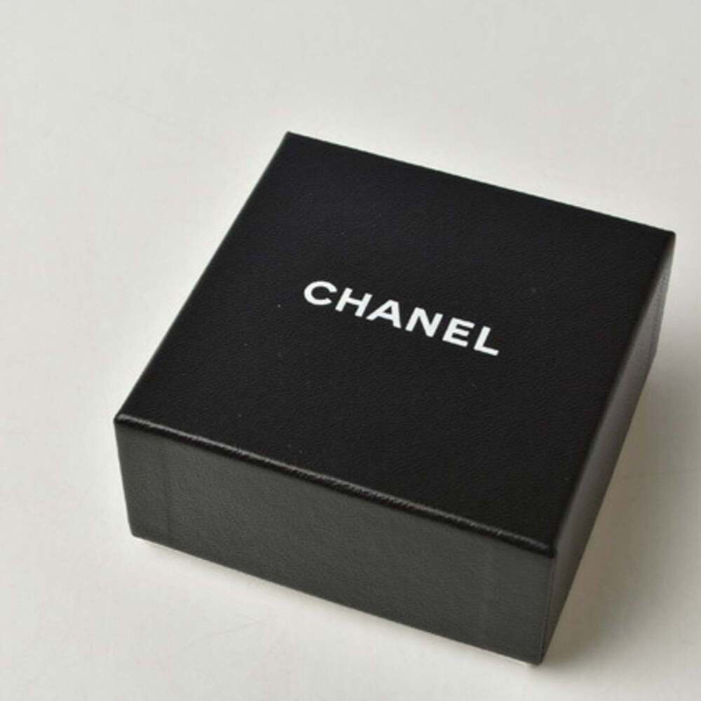 CHANEL Authentic Pearl Logo Ring - Picture 6 of 6